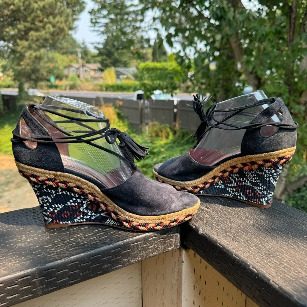 Cabi Women’s Isla Wrap Around Wedge Espadrille Sandals‎ Aztec Pattern Size 9